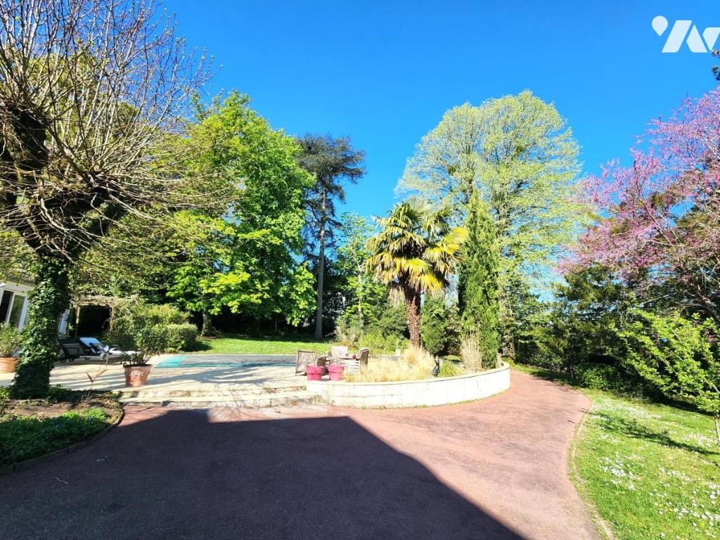 Luxury house for sale in Saint-Avertin