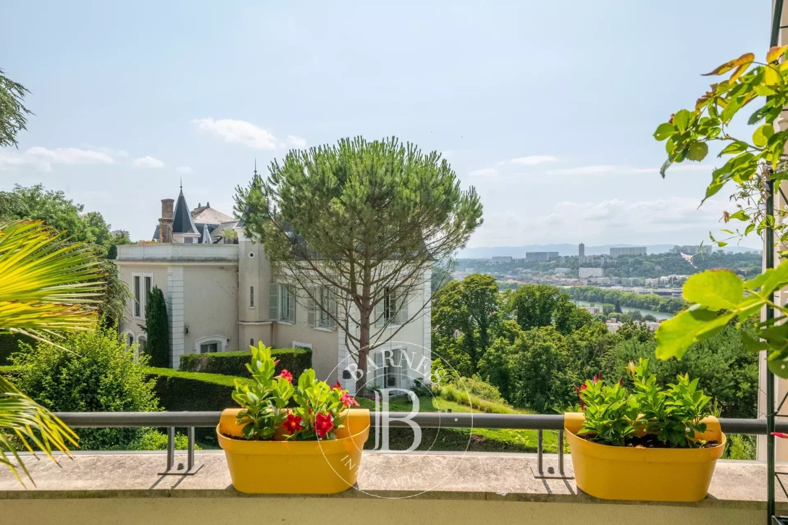 Luxury apartment for sale in the district Centre