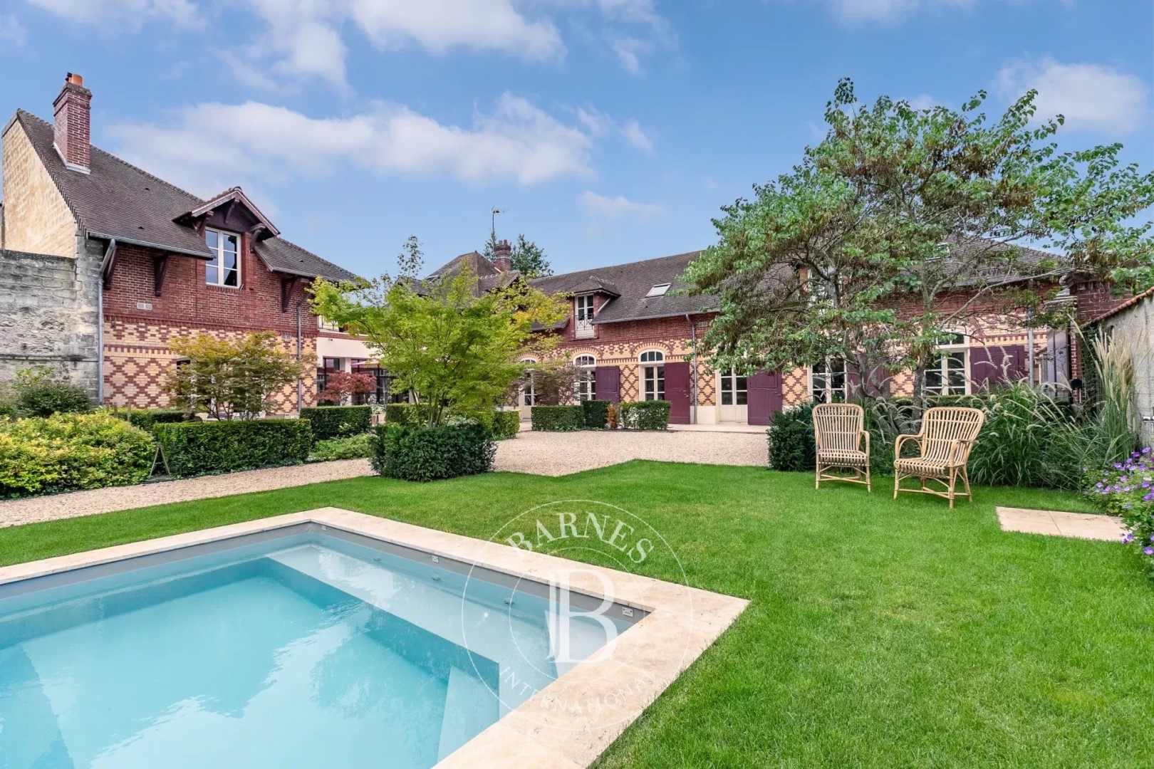 Villa de luxe à vendre dans le quartier Les Lycées-La Forêt-Le Château