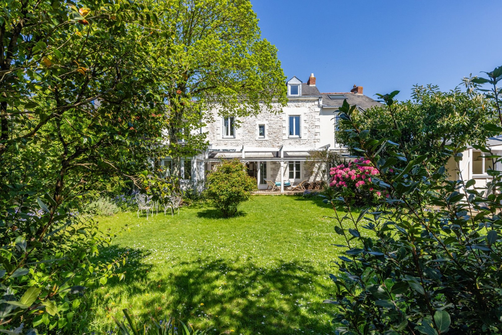 Maison ancienne à vendre dans le quartier Sainte-Thérèse Beauséjour