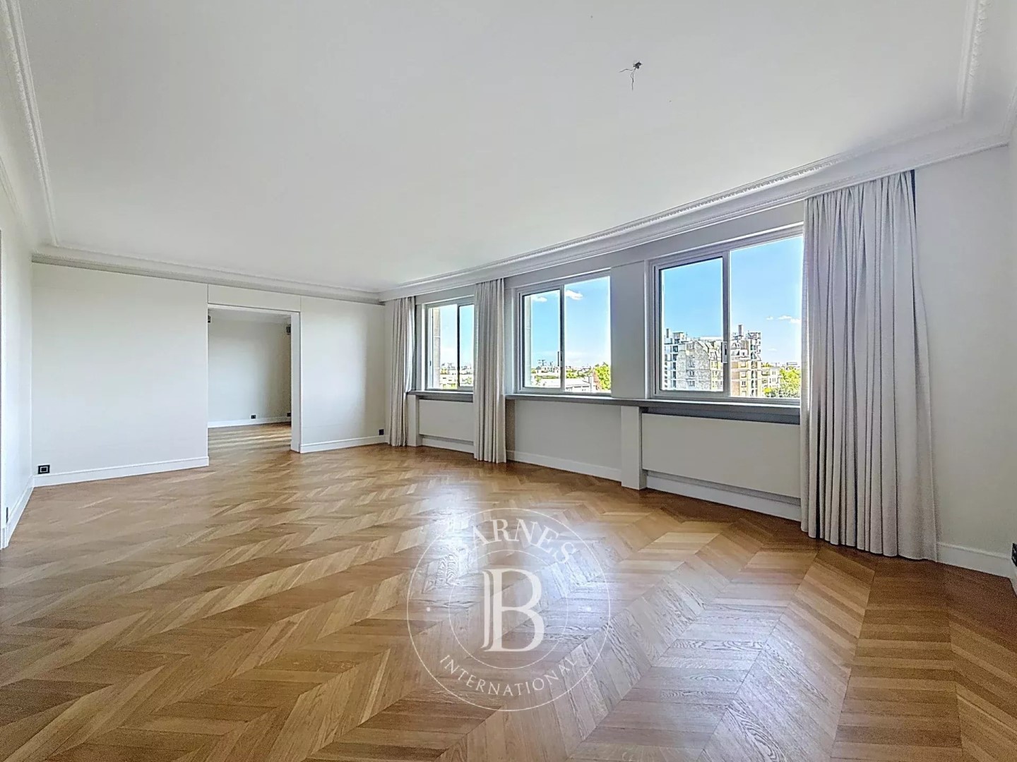Luxury apartment to rent in the district Ile de la Jatte-Parc d'Orléans