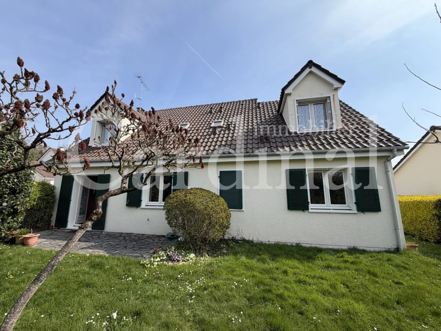 Luxury house for sale in the district Les Residences