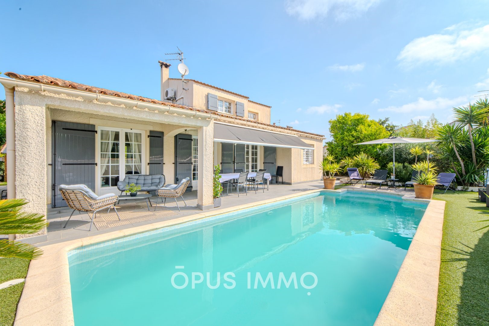 Luxury house for sale in the district Musée-Village
