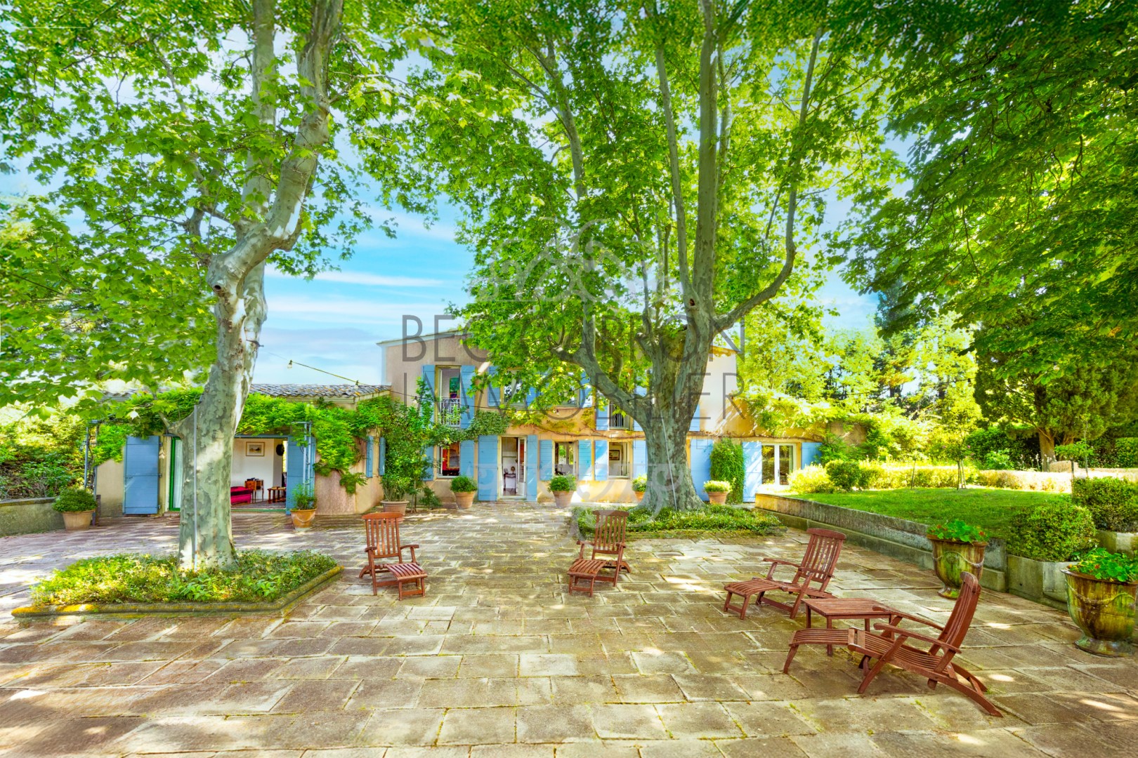 Casa cittadina in vendita Mazenod-Bellevue-Saint Donat-Banon