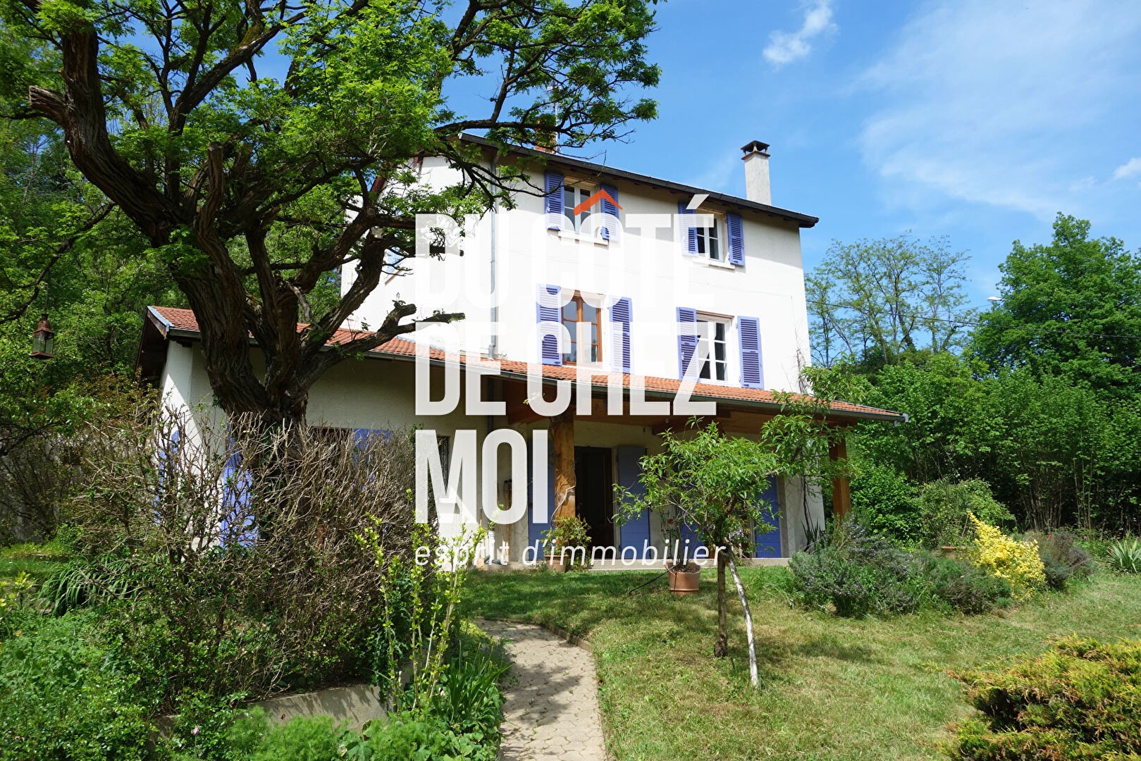 Maison de luxe à vendre dans le quartier Est
