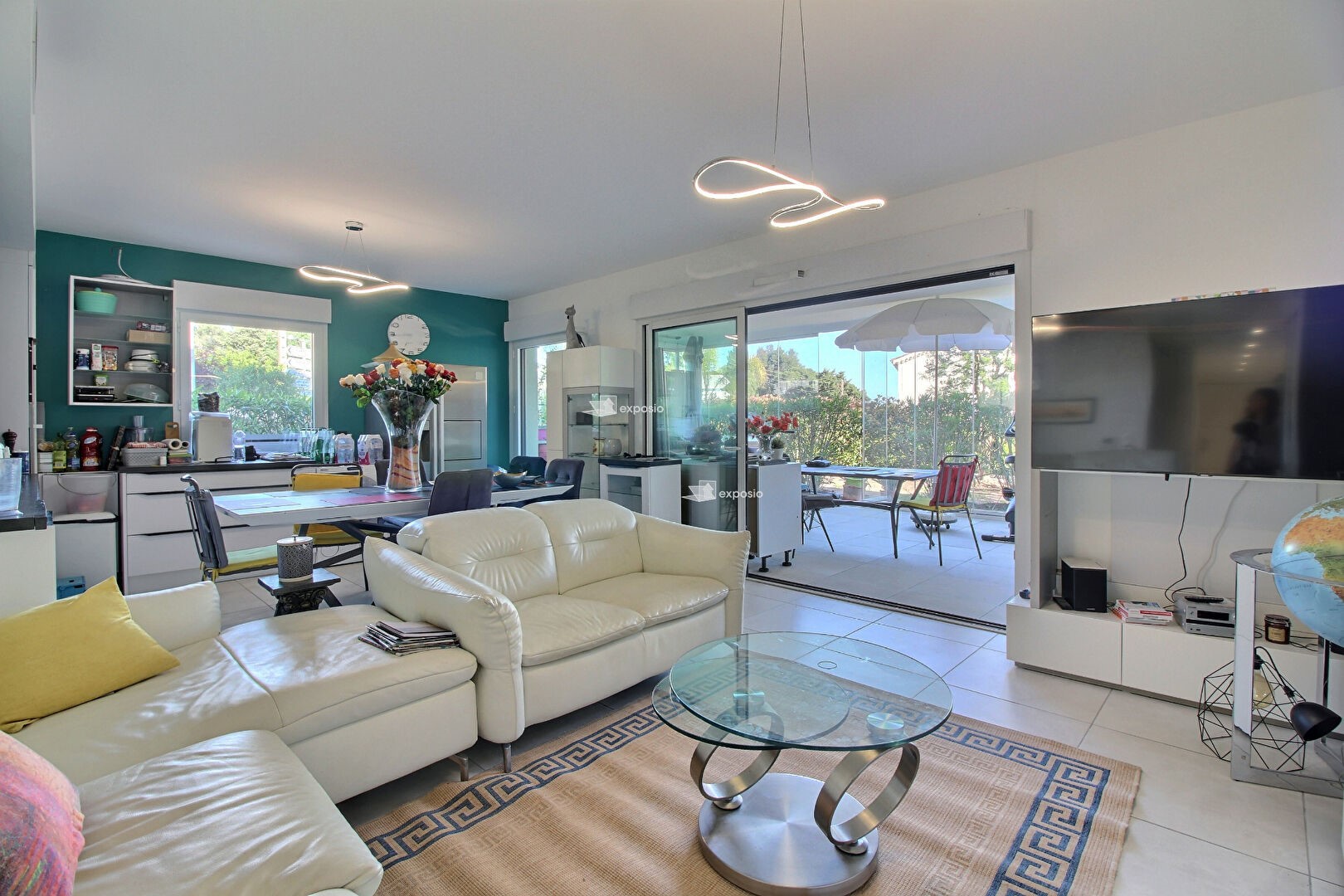 Luxury apartment for sale in the district Boulouris