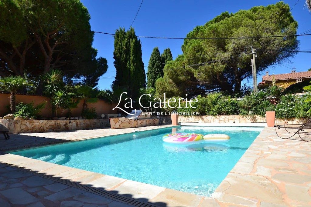 Luxury villa for sale in the district Le Fort