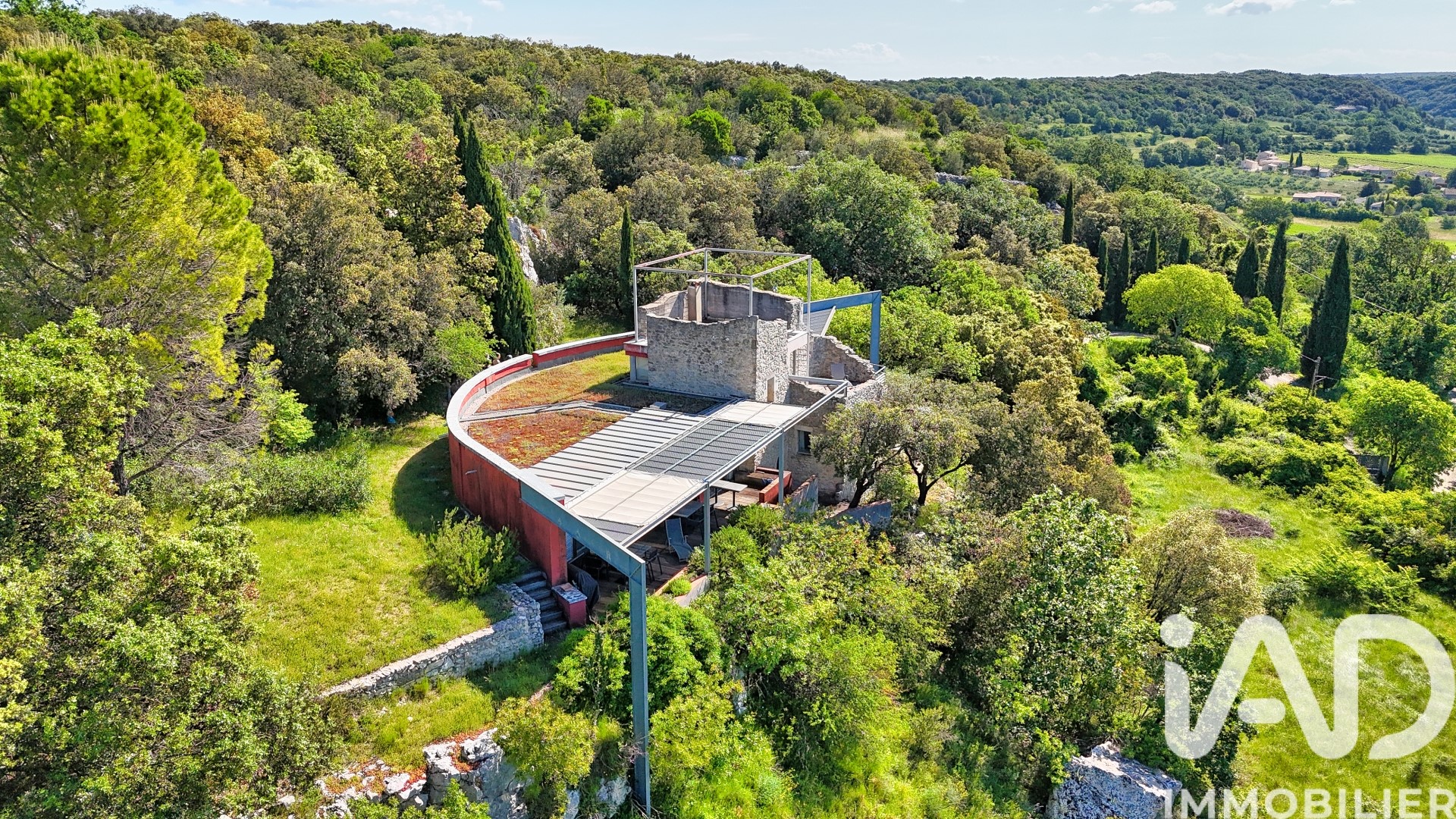 Architect house for sale in Lussan