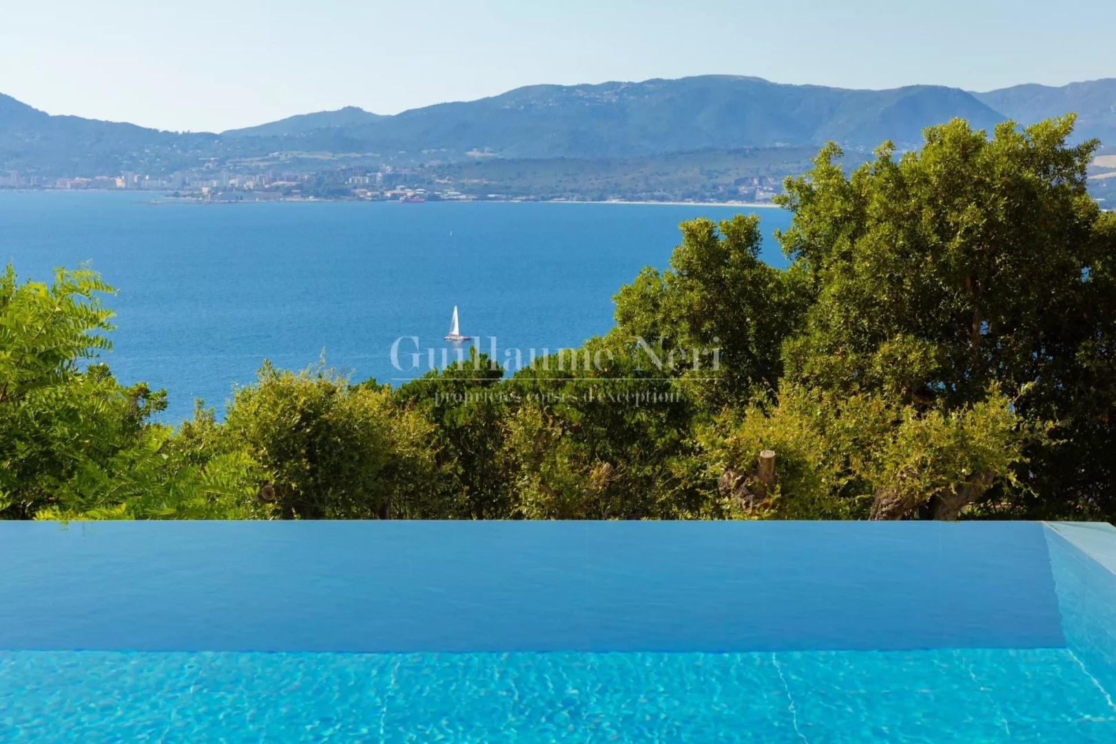 Villa de luxe en location saisonnière à Porticcio
