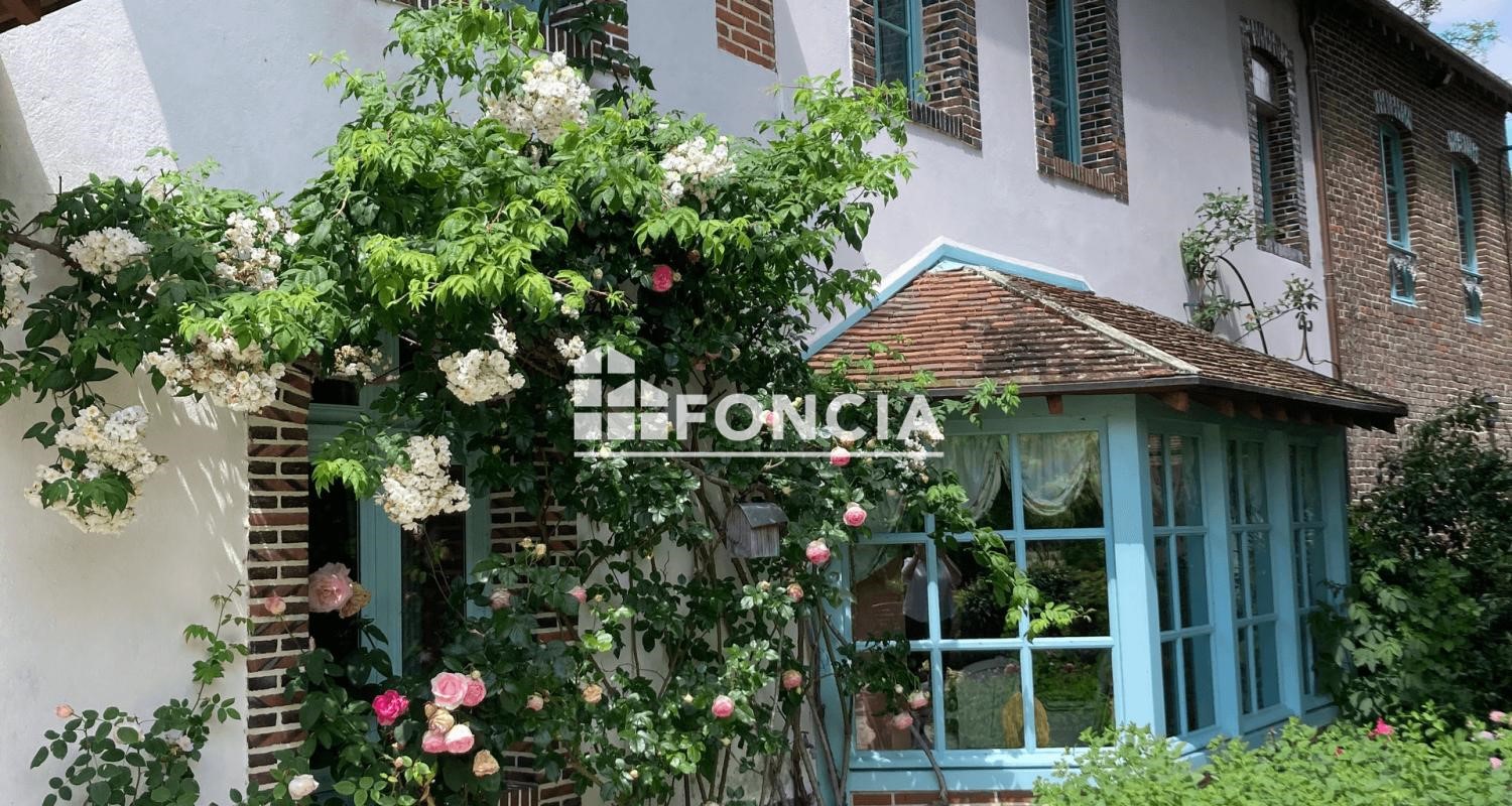 Luxury house for sale in Saumeray