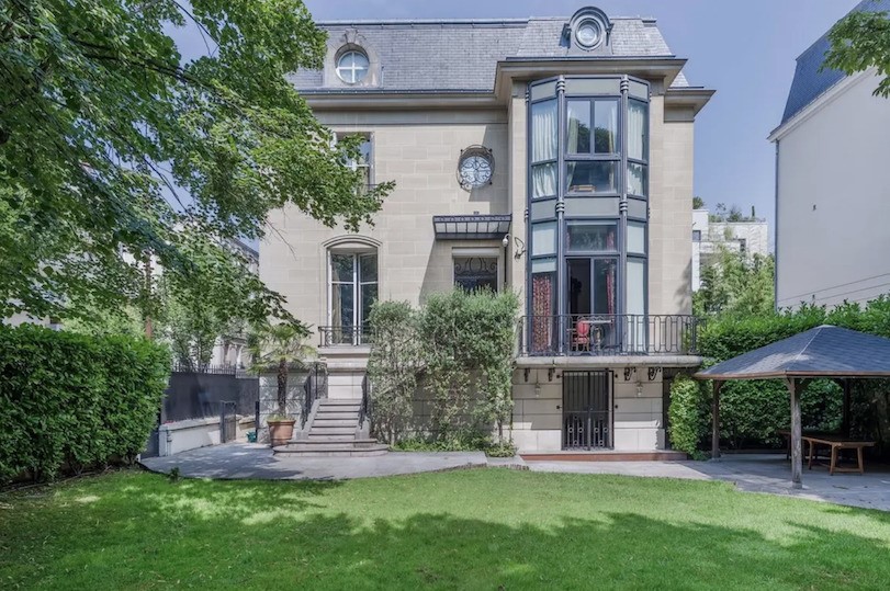 Hôtel particulier à vendre dans le quartier Ile de la Jatte-Parc d'Orléans