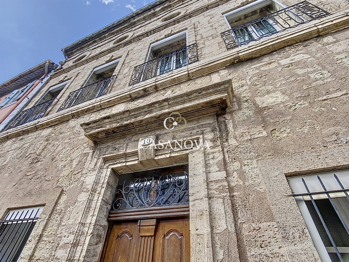 Luxury house for sale in the district Centre Ville