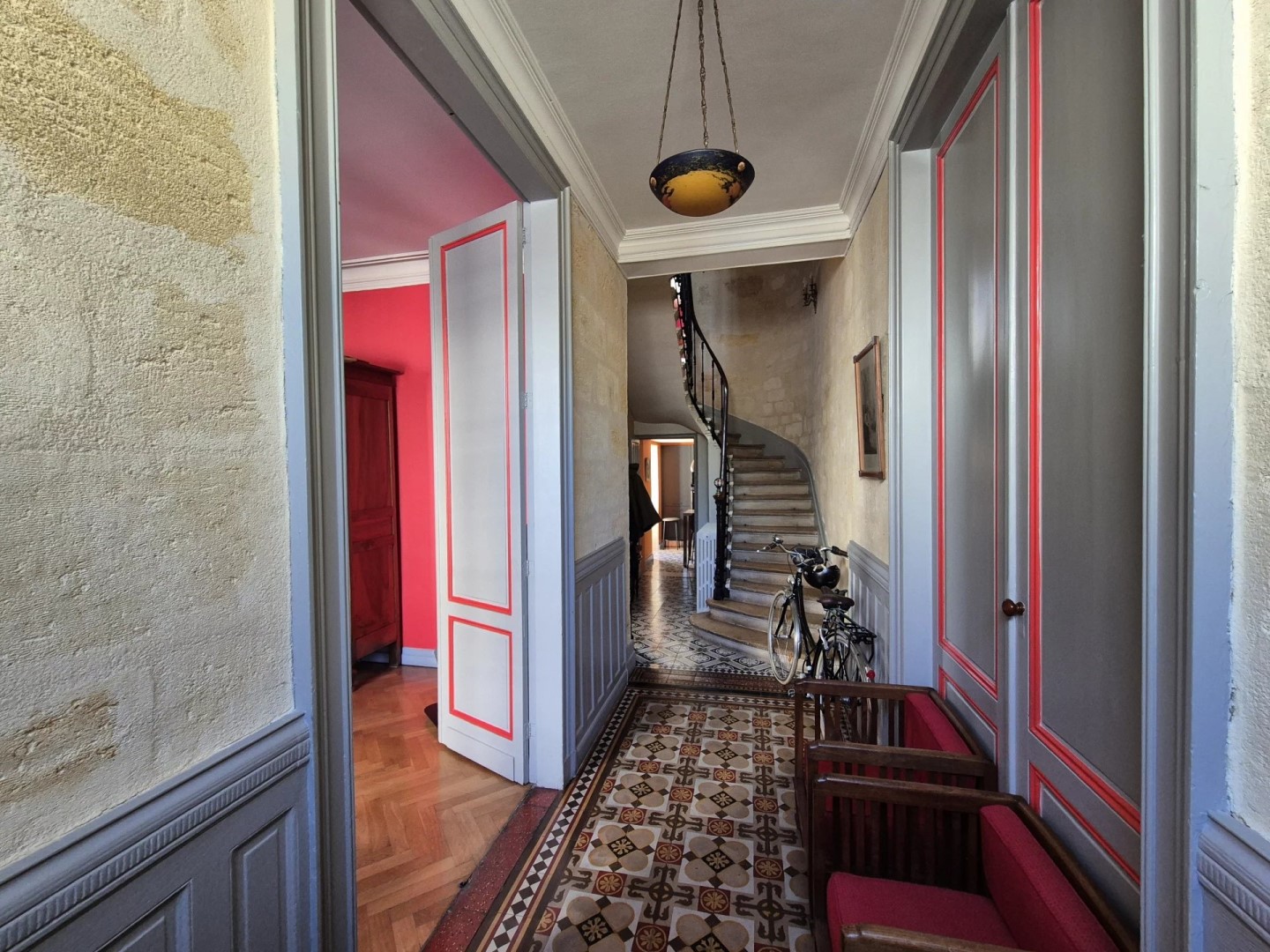 Maison de ville à vendre dans le quartier Hôtel de Ville-Quinconce-Saint Seurin-Fondaudège