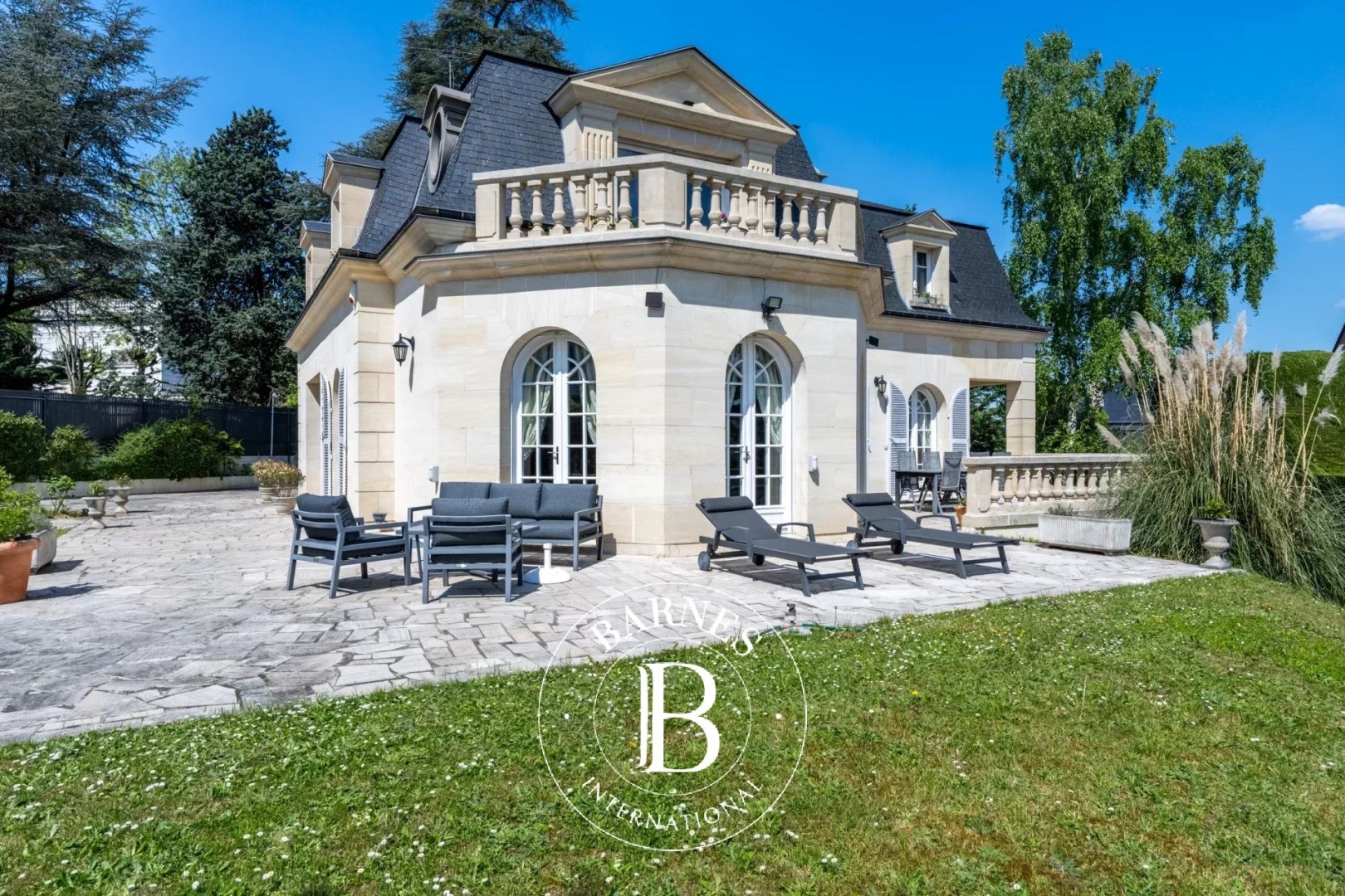 Maison de luxe à vendre dans le quartier Gressets-Centre-Garenne-Bechevet