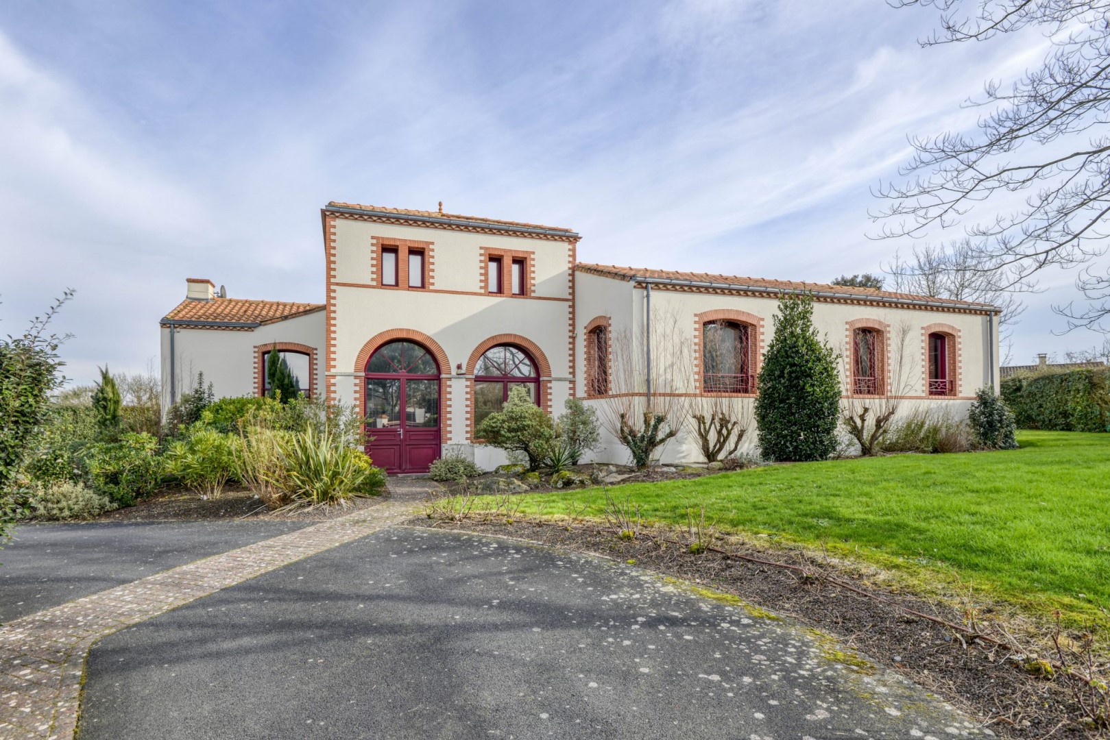Maison d'architecte à vendre à Gorges