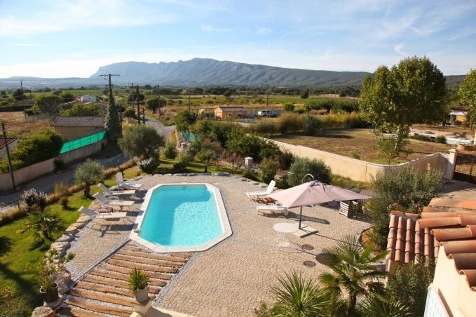 Le Paradis en Provence est une très agréable maison de vacances très bien entretenue située à Pourrières (Var - Prove...