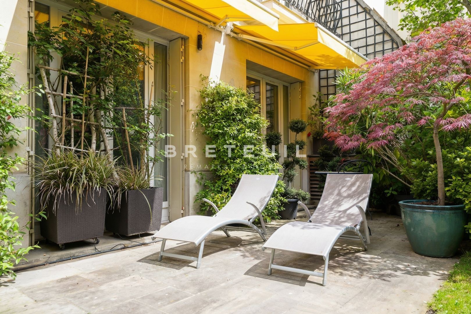 Luxury apartment for sale in the district Saint James-Delabordère
