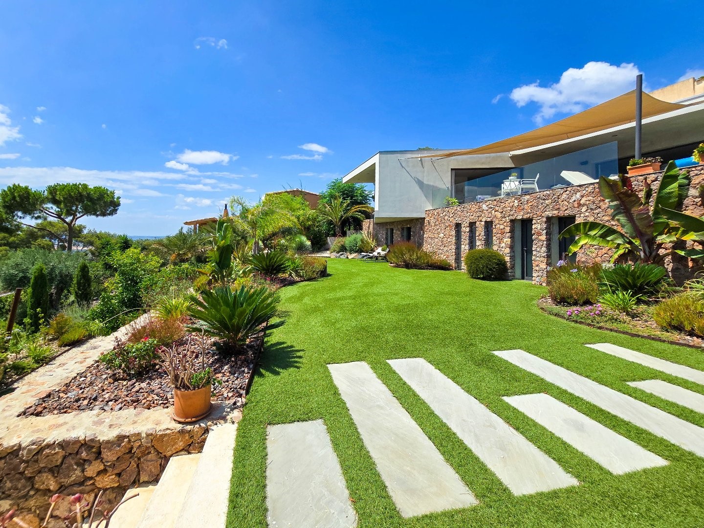 Luxury house for sale in the district Les Pierres Blanches