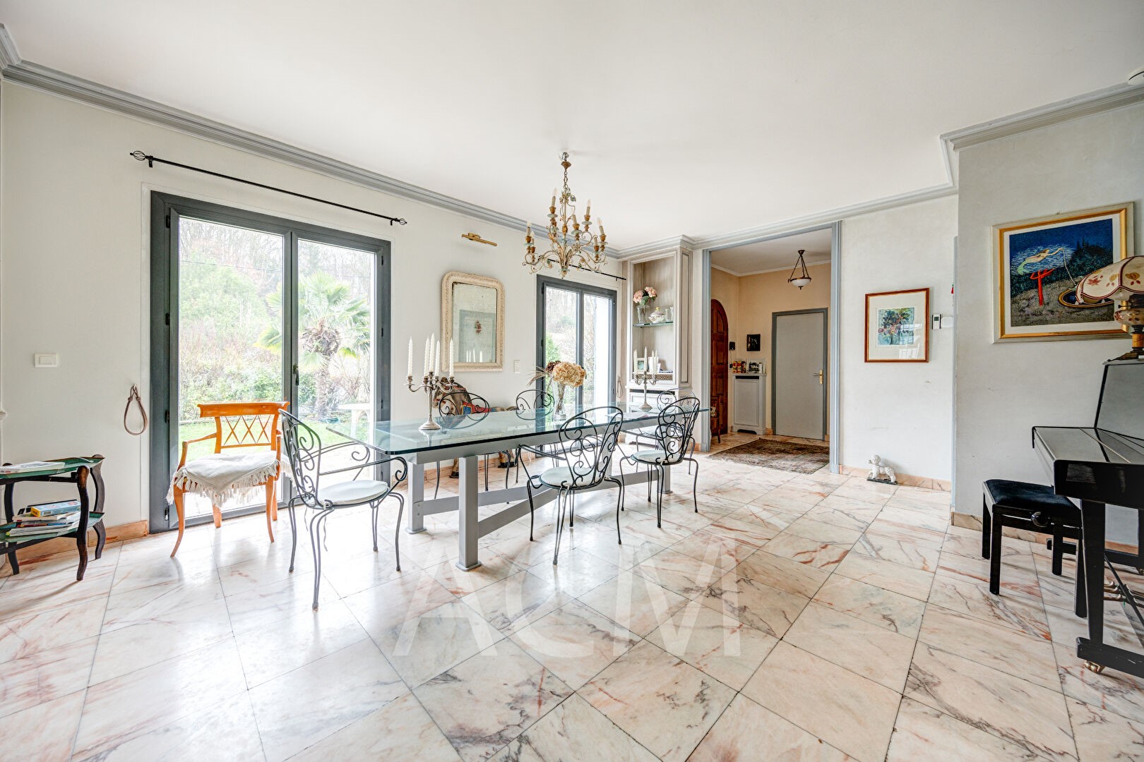 Luxury house for sale in the district Sud
