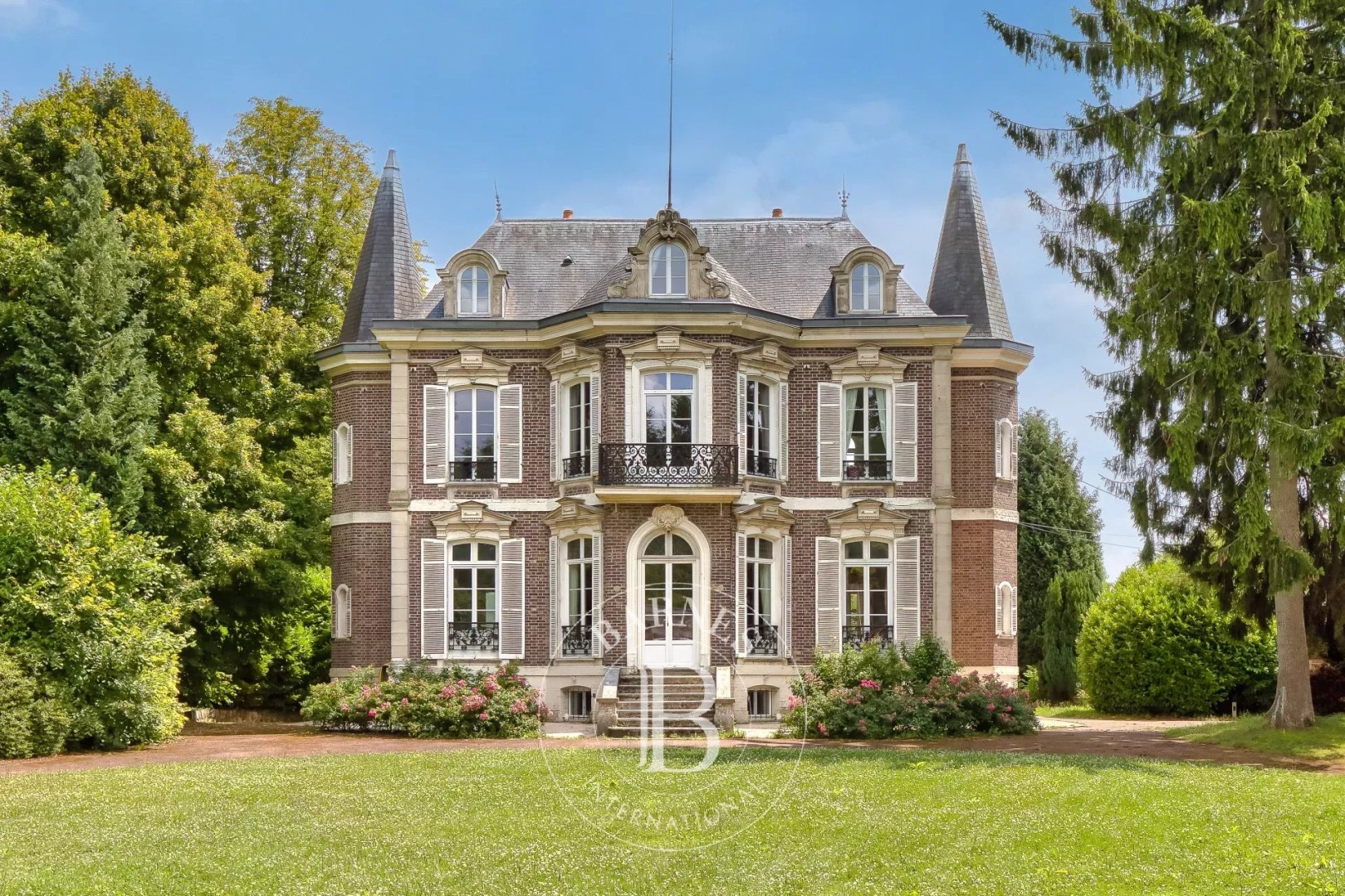 Manor house for sale in Bois-Guillaume