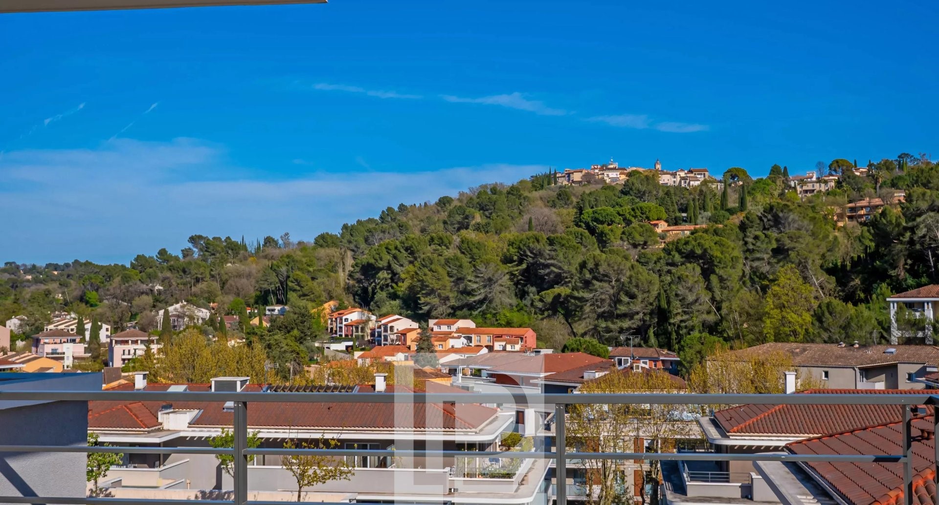 Luxe appartement te koop in Mougins