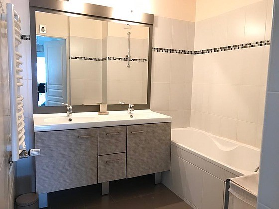Appartement a louer courbevoie - 4 pièce(s) - 83 m2 - Surfyn