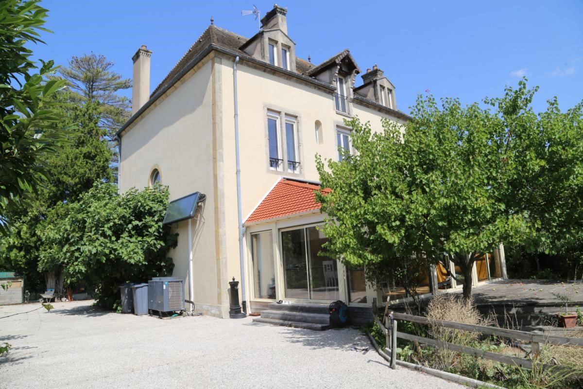 Luxury house for sale in the district Centre Ville