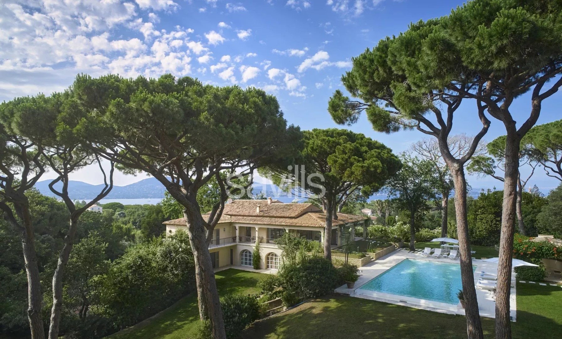 Luxe stadswoning te huur in Gassin