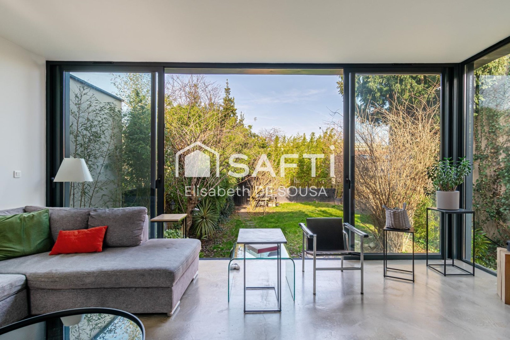 Maison d'architecte à vendre dans le quartier Charentonneau