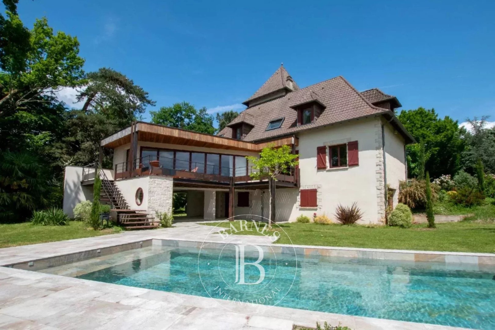 Maison de luxe à vendre dans le quartier Bouquet