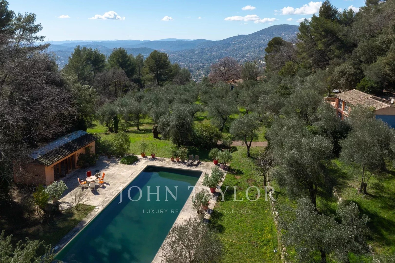 Luxury house for sale in the district Saint Claude (Canton Sud)