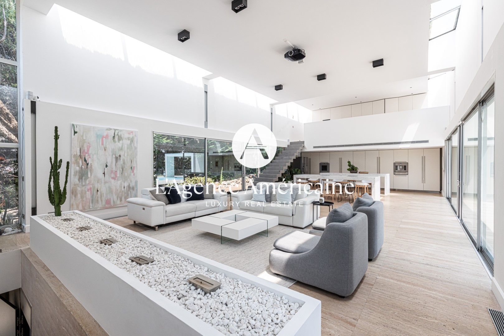 Maison d'architecte à vendre dans le quartier Bois Fleuri-Chevre d'Or-Saint Philippe