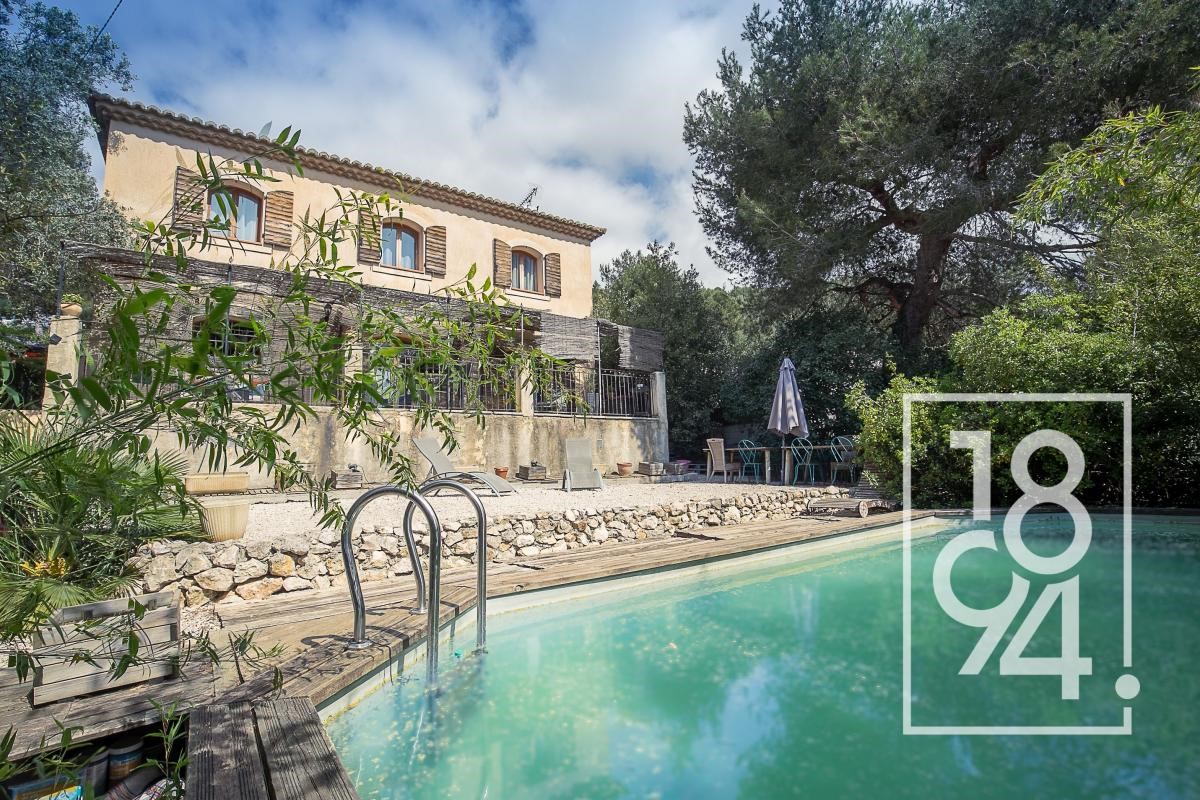 Luxury villa for sale in the district Mazargues