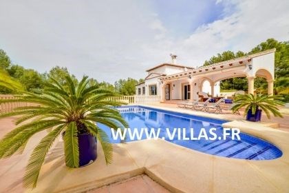 Très belle villa confortable avec piscine privée et située à Calpe (en Costa Blanca).
