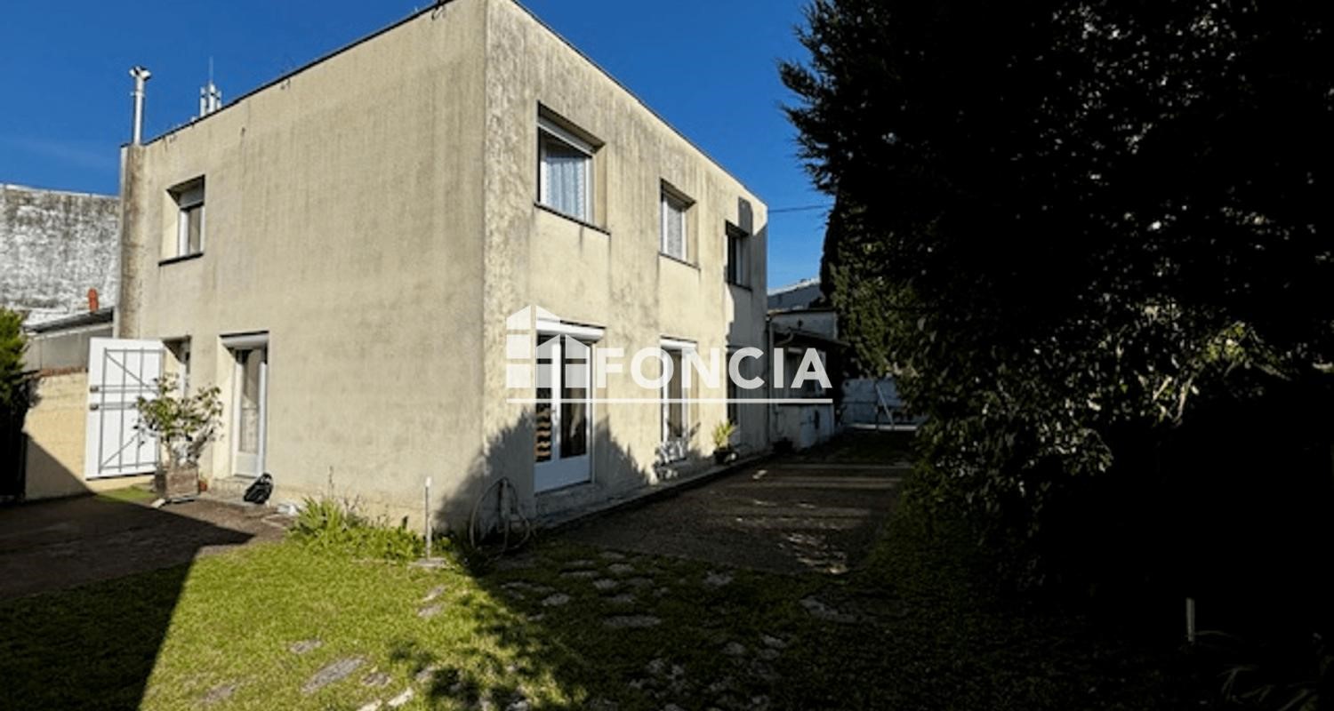 Maison de luxe à vendre dans le quartier Le Lycée