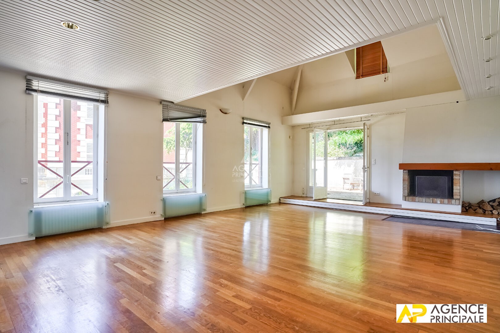 Luxury house for sale in the district Sud