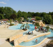 Camping Lot Piscine