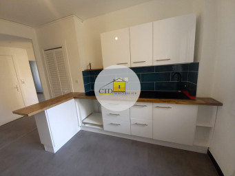 Appartement a louer bourgoin-jallieu - 3 pièce(s) - 78.8 m2 - Surfyn