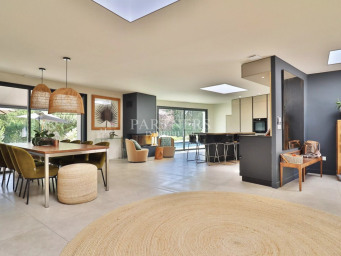 Maison a louer aix-en-provence - 5 pièce(s) - 180.19 m2 - Surfyn