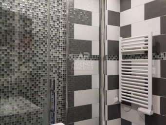 Maison a louer courbevoie - 5 pièce(s) - 105 m2 - Surfyn