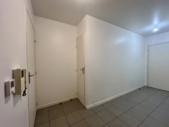 Appartement a louer decines-charpieu - 3 pièce(s) - 68.04 m2 - Surfyn