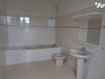 Maison a louer fougeres - 5 pièce(s) - 155 m2 - Surfyn