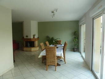 Maison a louer - 6 pièce(s) - 163 m2 - Surfyn