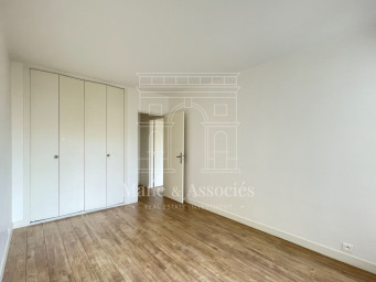 Appartement a louer  - 2 pièce(s) - 49 m2 - Surfyn