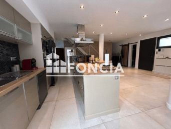 Maison a louer marseille-16e-arrondissement - 7 pièce(s) - 203.6 m2 - Surfyn