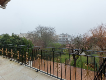 Maison a louer paris-17e-arrondissement - 8 pièce(s) - 170 m2 - Surfyn