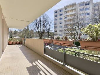 Appartement 300 000 € - 74 m²