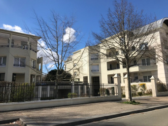Appartement 1 pièce(s) 28 m²à louer Guyancourt