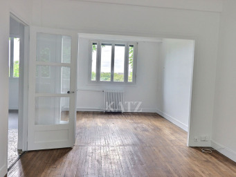Maison a louer velizy-villacoublay - 6 pièce(s) - 111 m2 - Surfyn