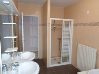 Maison a louer bourges - 4 pièce(s) - 104 m2 - Surfyn